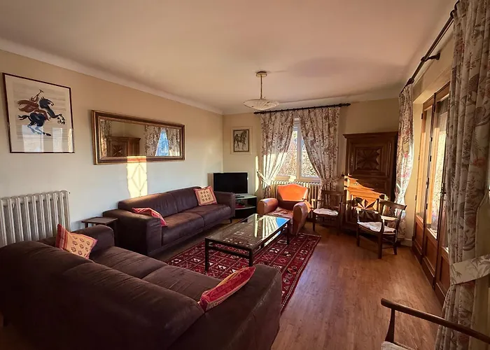 Louise Sarlat-la-Caneda